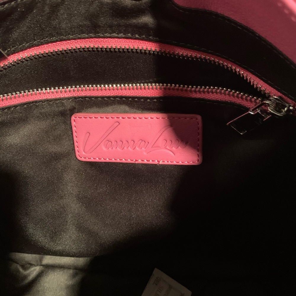 “Vienna” Locket Strap Handbag - Picture 6 of 7
